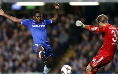 Samuel Eto'o chases down a backpass during a Champions League tie.